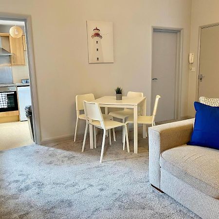 Beautiful Apartment - 5 Minute Walk To The Best Beach! - Great Location - Parking - Fast Wifi - Smart Tv - Newly Decorated - Sleeps Up To 4! Close To Bournemouth & Poole Town Centre Buitenkant foto