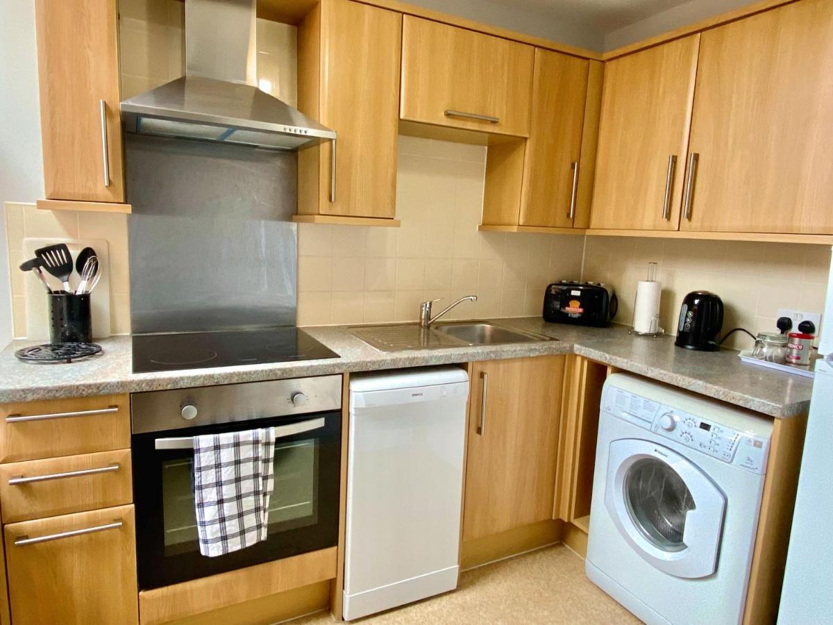 Beautiful Apartment - 5 Minute Walk To The Best Beach! - Great Location - Parking - Fast Wifi - Smart Tv - Newly Decorated - Sleeps Up To 4! Close To Bournemouth & Poole Town Centre Buitenkant foto