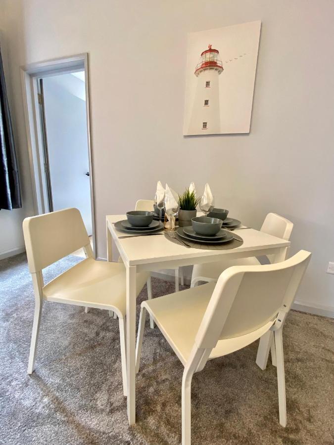 Beautiful Apartment - 5 Minute Walk To The Best Beach! - Great Location - Parking - Fast Wifi - Smart Tv - Newly Decorated - Sleeps Up To 4! Close To Bournemouth & Poole Town Centre Buitenkant foto